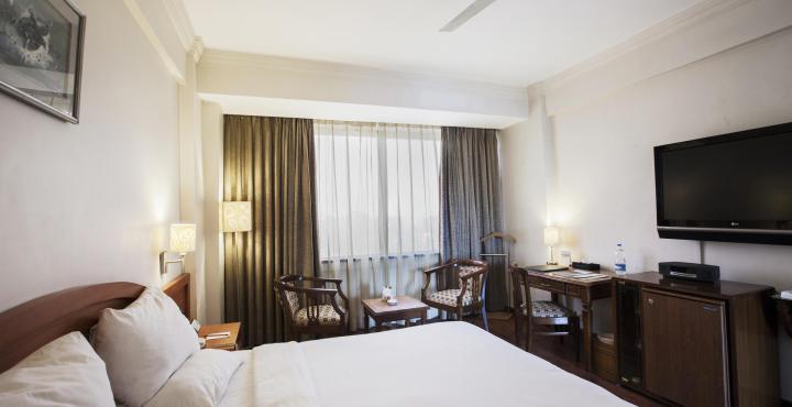 Hotel Gemini Continental, Hazratganj Lucknow Esterno foto