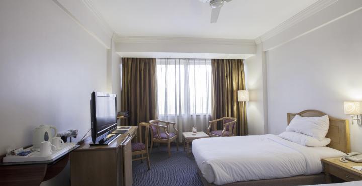 Hotel Gemini Continental, Hazratganj Lucknow Esterno foto