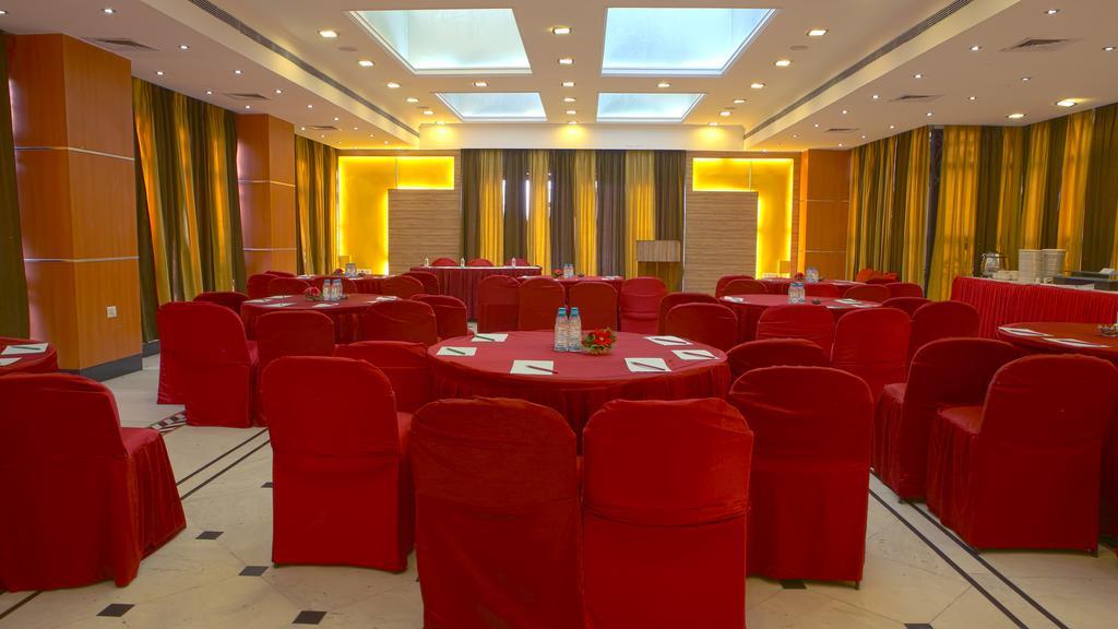 Hotel Gemini Continental, Hazratganj Lucknow Esterno foto