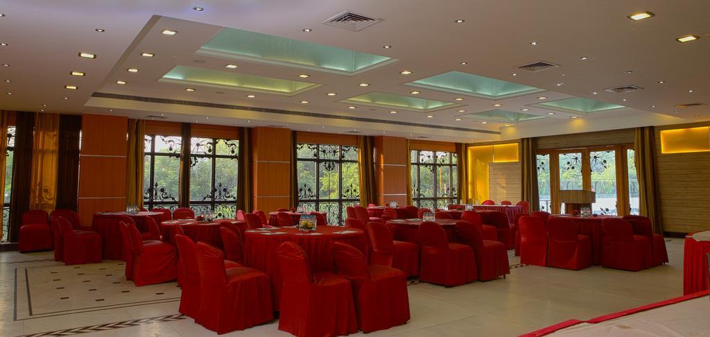 Hotel Gemini Continental, Hazratganj Lucknow Esterno foto