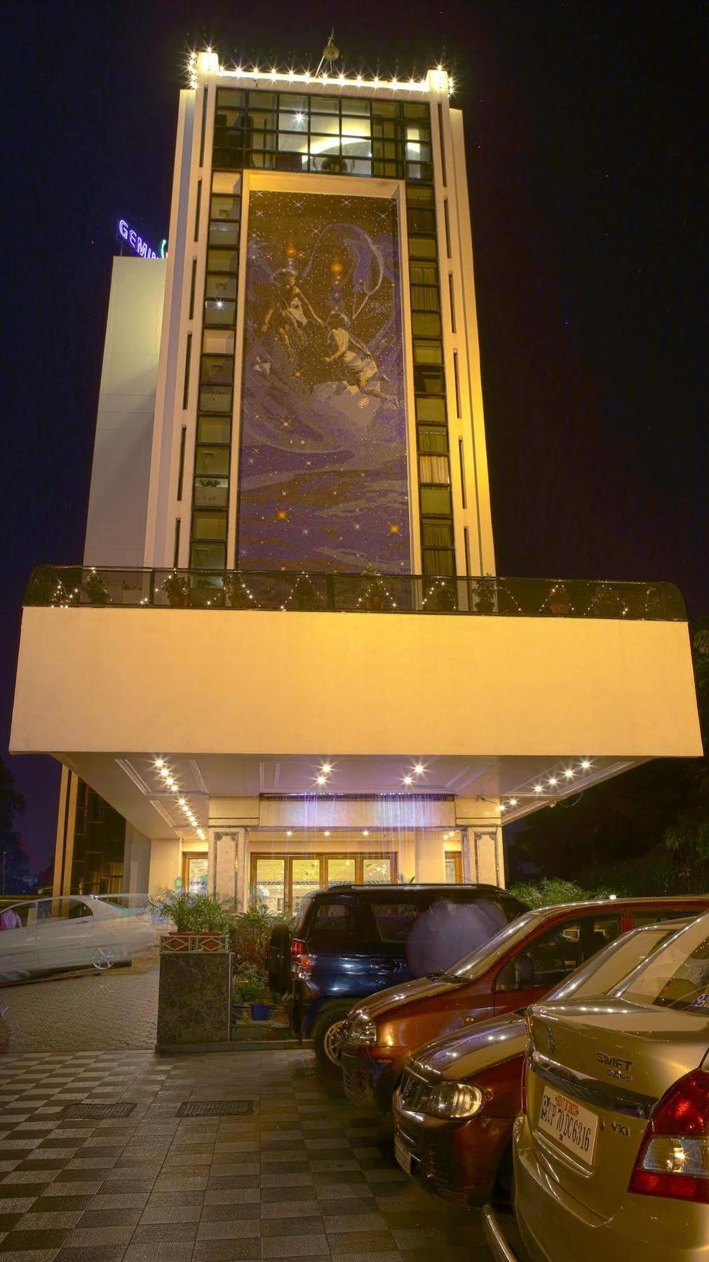 Hotel Gemini Continental, Hazratganj Lucknow Esterno foto