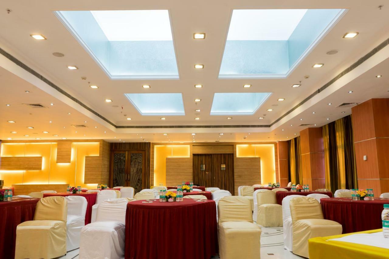 Hotel Gemini Continental, Hazratganj Lucknow Esterno foto